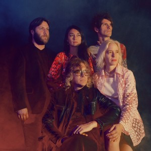 The Besnard Lakes headline l'Escogriffe
